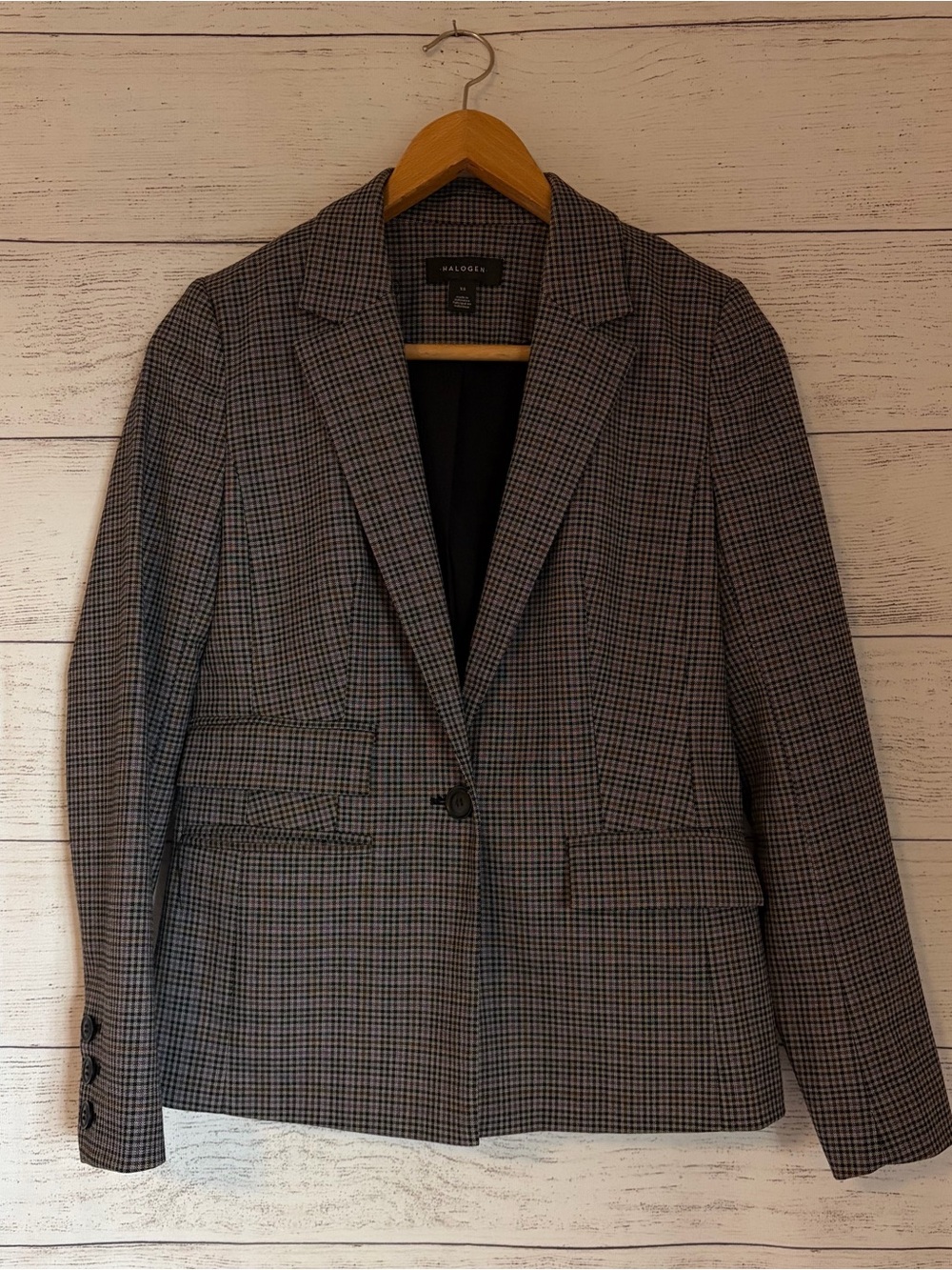 Halogen Plaid Single Button-Up Blazer.